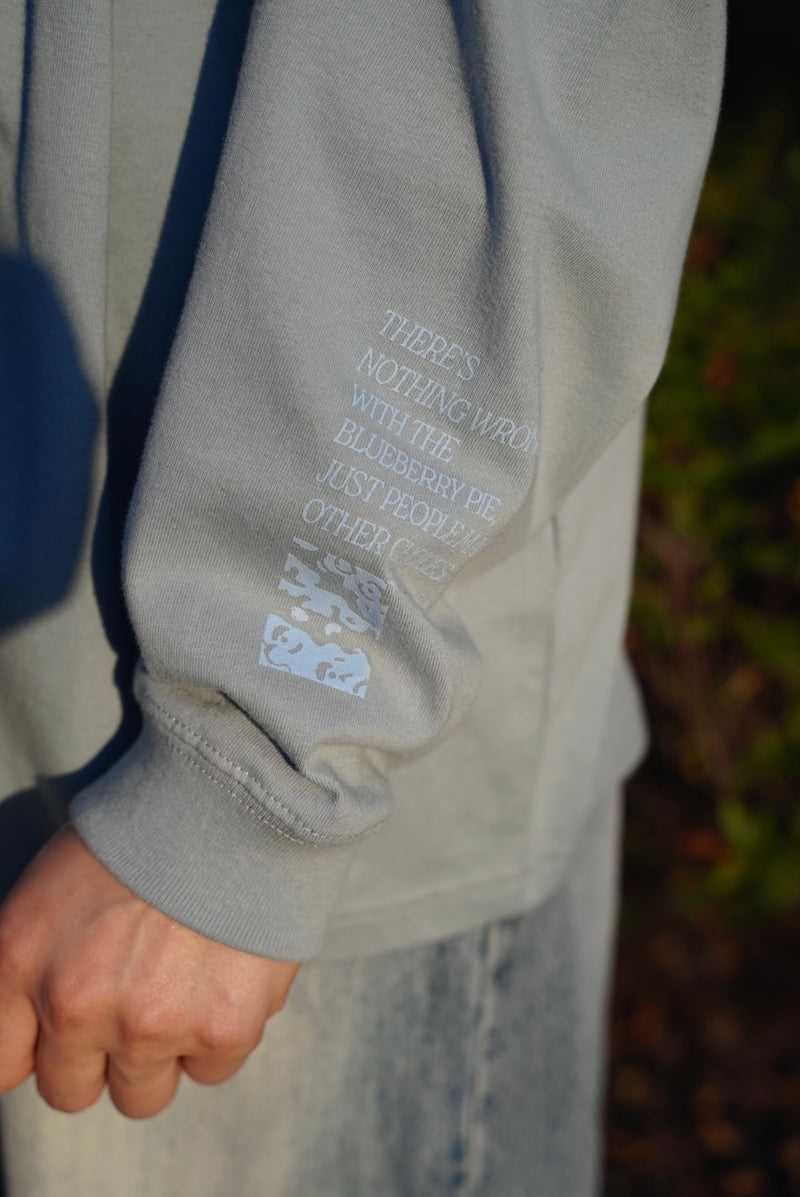"Nothing wrong with the blue berry pie" Long sleeve T-shirt - Blue
