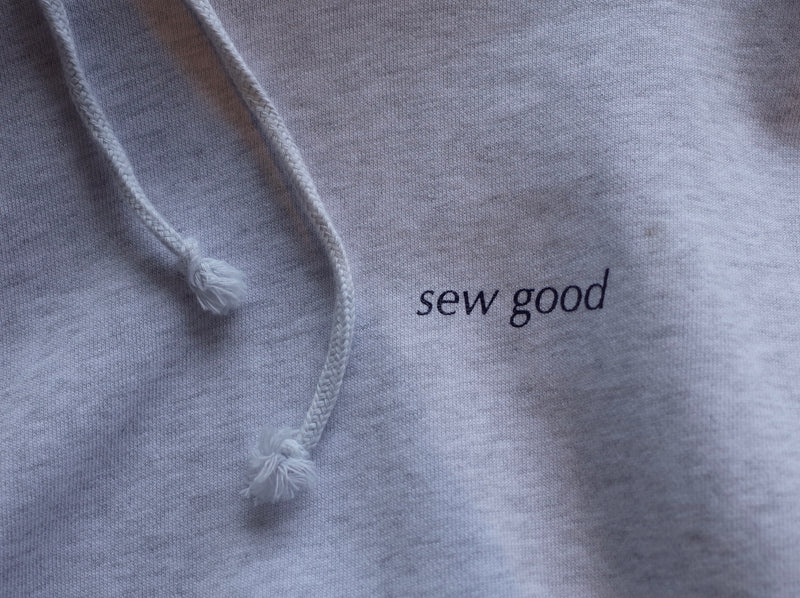 sew far, sew good フーディー - Gray