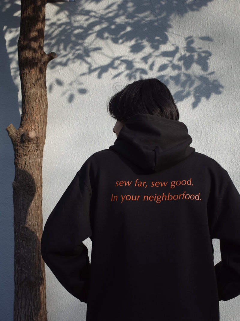 sew far, sew good フーディー - Black